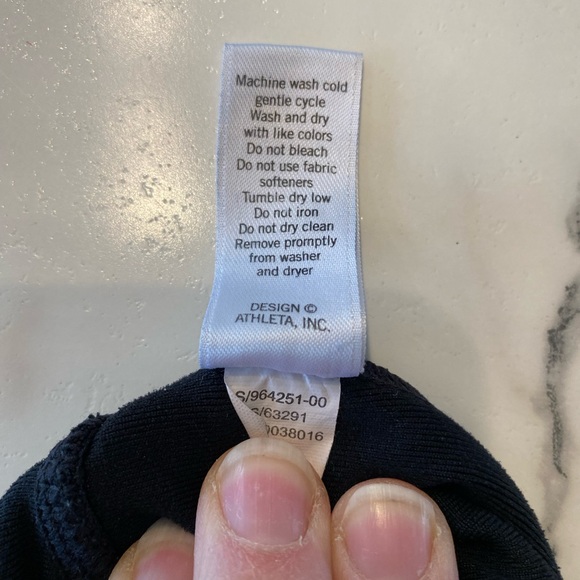 Athleta be free, knicker, crop leggings, Capri style leggings workout pants - Picture 13 of 16